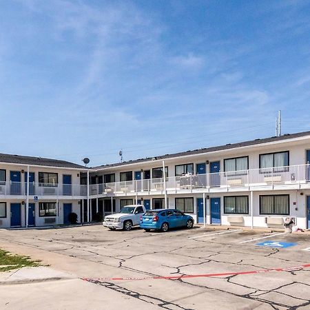 Motel 6 Fort Worth North Haltom City Экстерьер фото