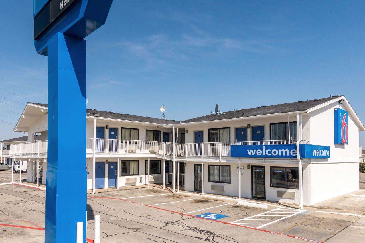 Motel 6 Fort Worth North Haltom City Экстерьер фото