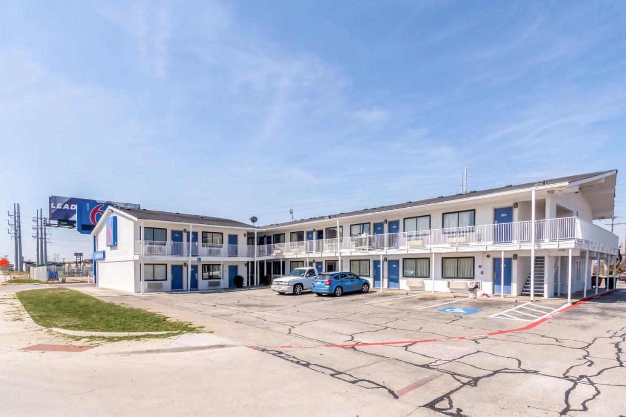 Motel 6 Fort Worth North Haltom City Экстерьер фото