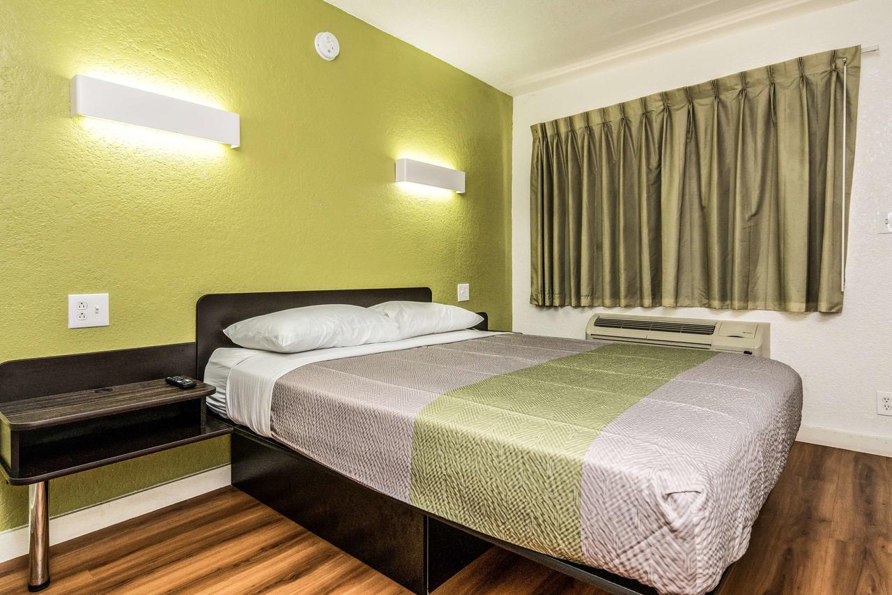 Motel 6 Fort Worth North Haltom City Экстерьер фото