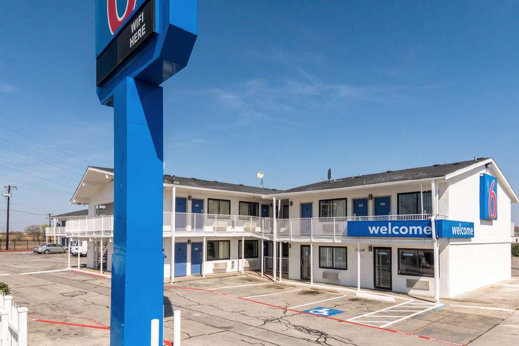 Motel 6 Fort Worth North Haltom City Экстерьер фото