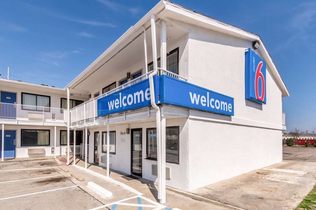 Motel 6 Fort Worth North Haltom City Экстерьер фото